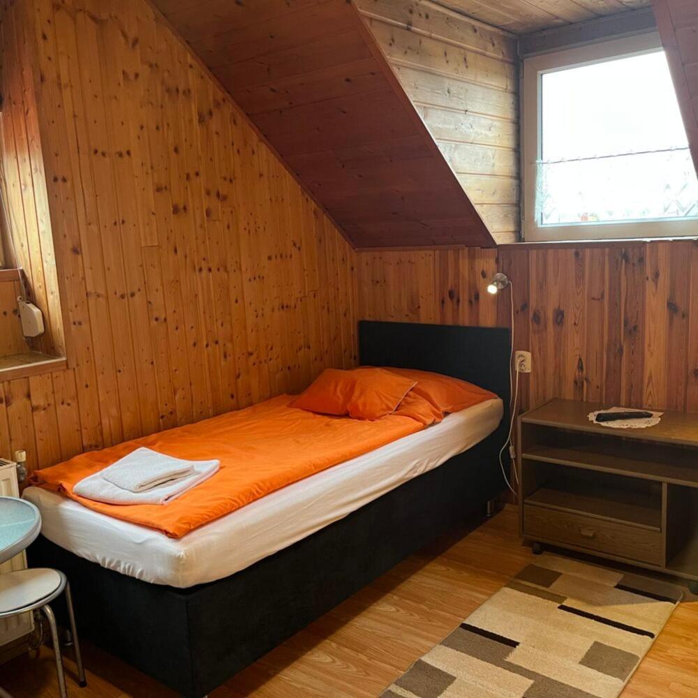 Lenzl'S Panzio Bed & Breakfast Szigetvar Ngoại thất bức ảnh