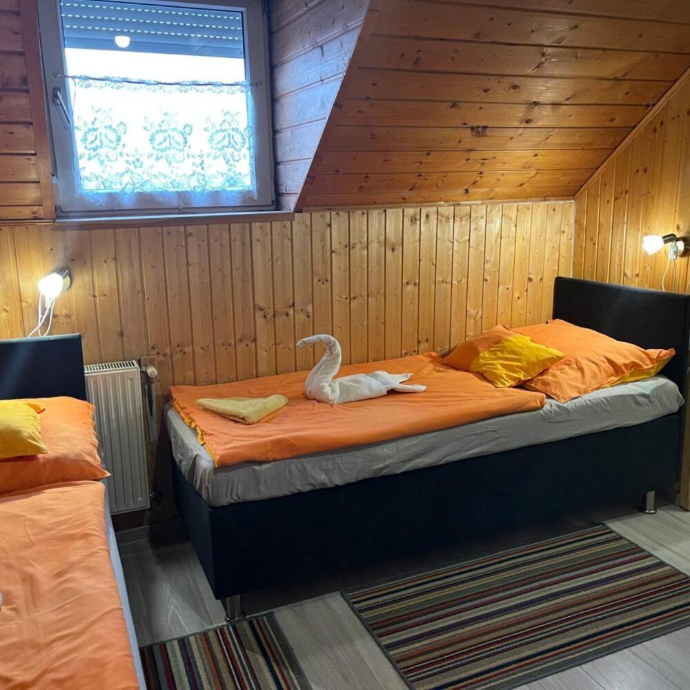 Lenzl'S Panzio Bed & Breakfast Szigetvar Ngoại thất bức ảnh