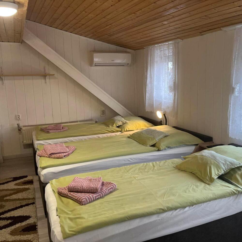 Lenzl'S Panzio Bed & Breakfast Szigetvar Ngoại thất bức ảnh