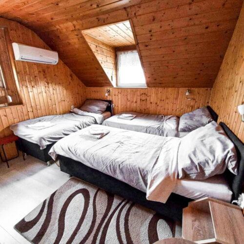 Lenzl'S Panzio Bed & Breakfast Szigetvar Ngoại thất bức ảnh