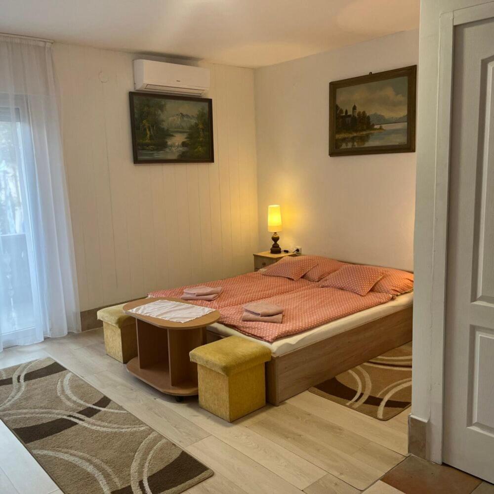 Lenzl'S Panzio Bed & Breakfast Szigetvar Ngoại thất bức ảnh
