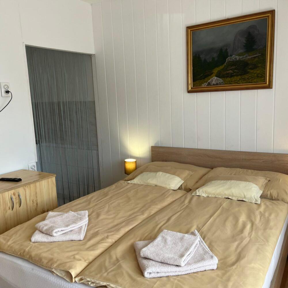 Lenzl'S Panzio Bed & Breakfast Szigetvar Ngoại thất bức ảnh