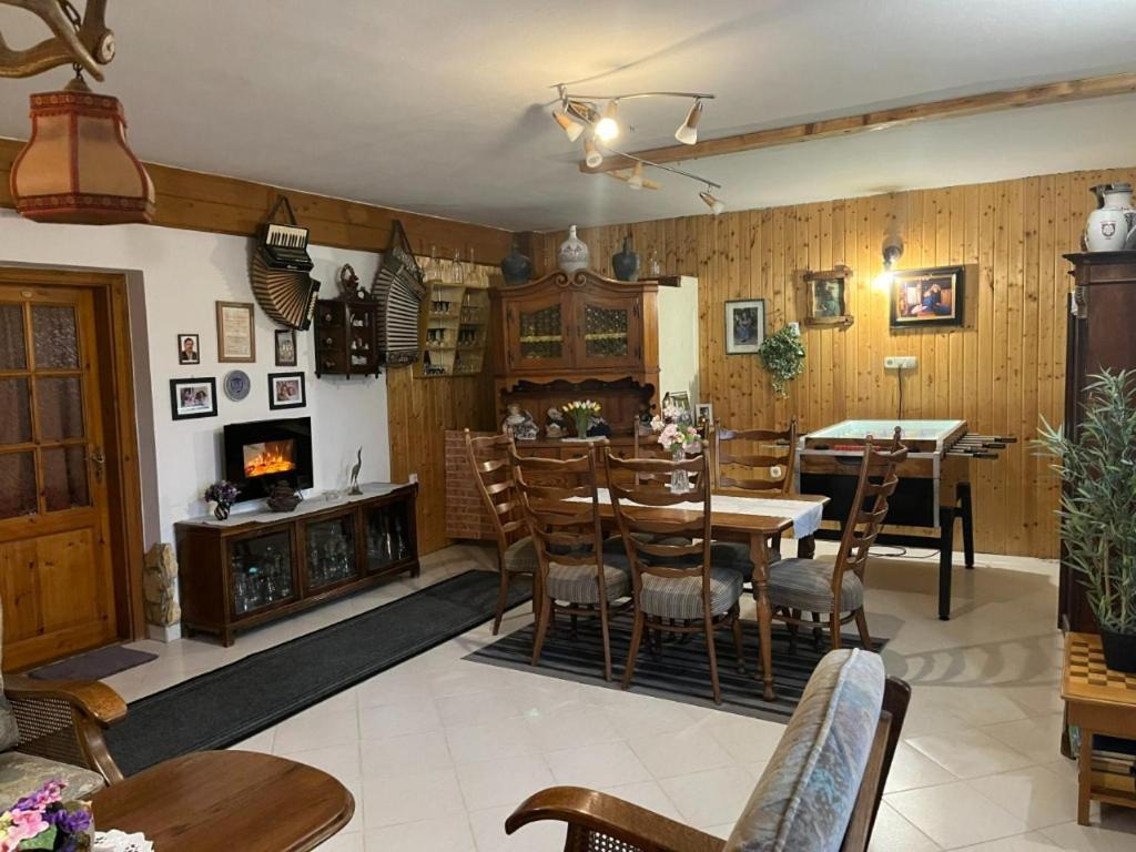 Lenzl'S Panzio Bed & Breakfast Szigetvar Ngoại thất bức ảnh