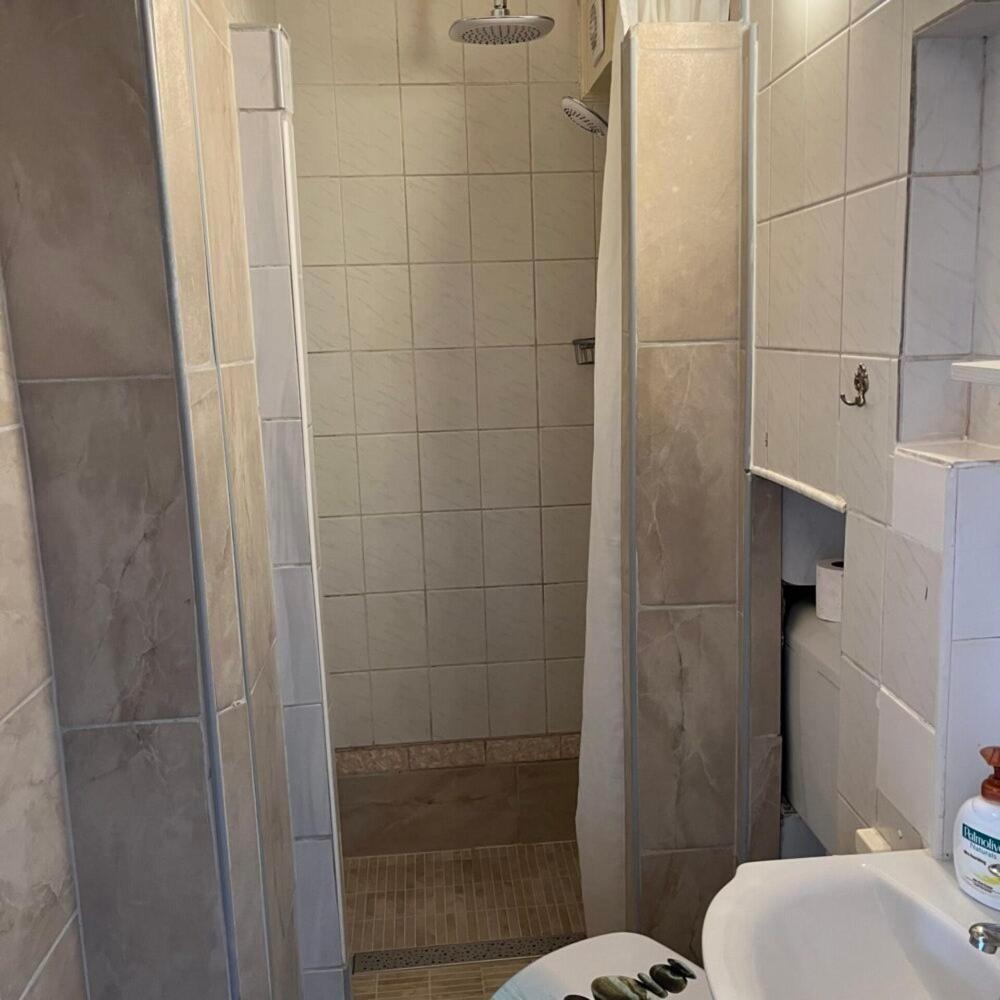 Lenzl'S Panzio Bed & Breakfast Szigetvar Ngoại thất bức ảnh