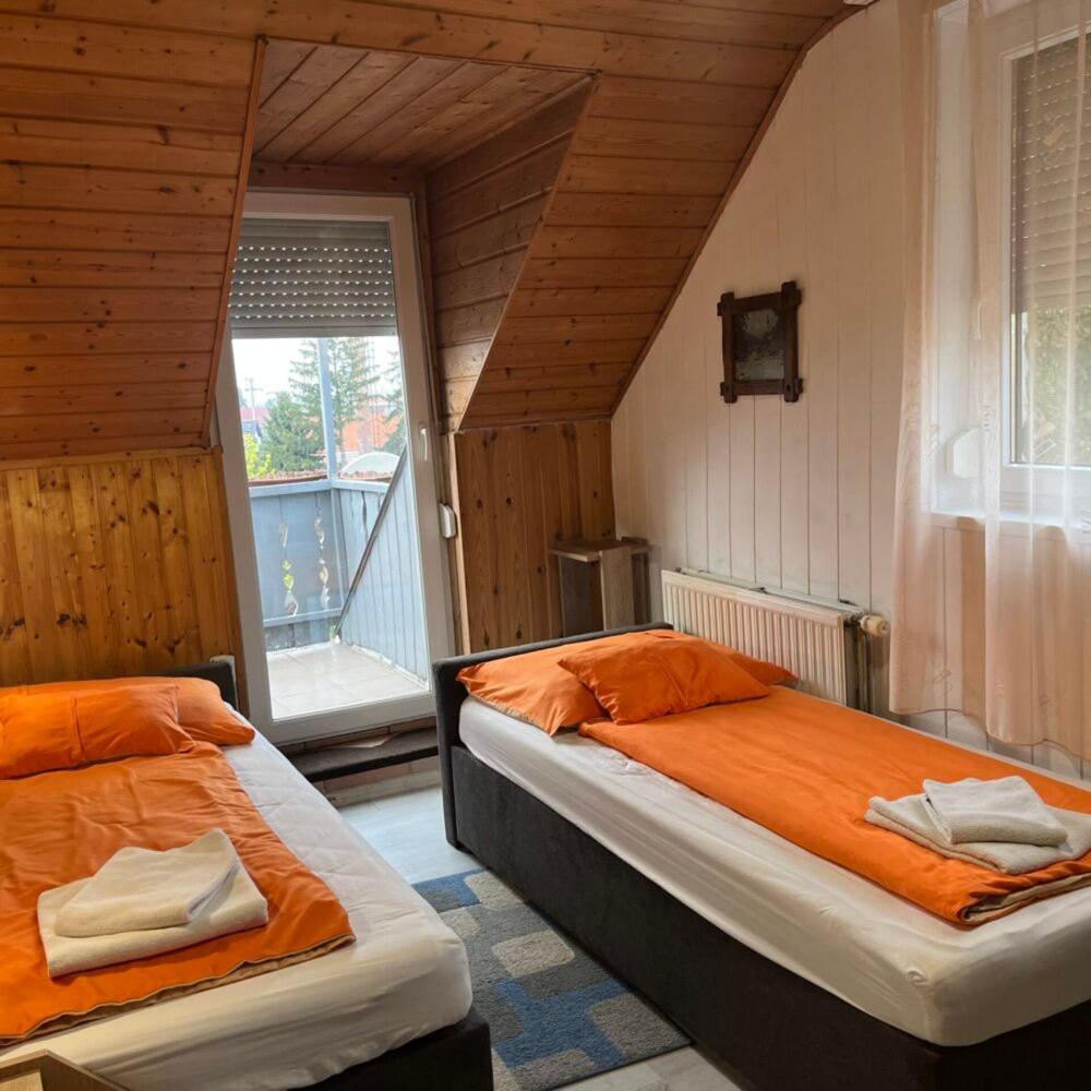 Lenzl'S Panzio Bed & Breakfast Szigetvar Ngoại thất bức ảnh