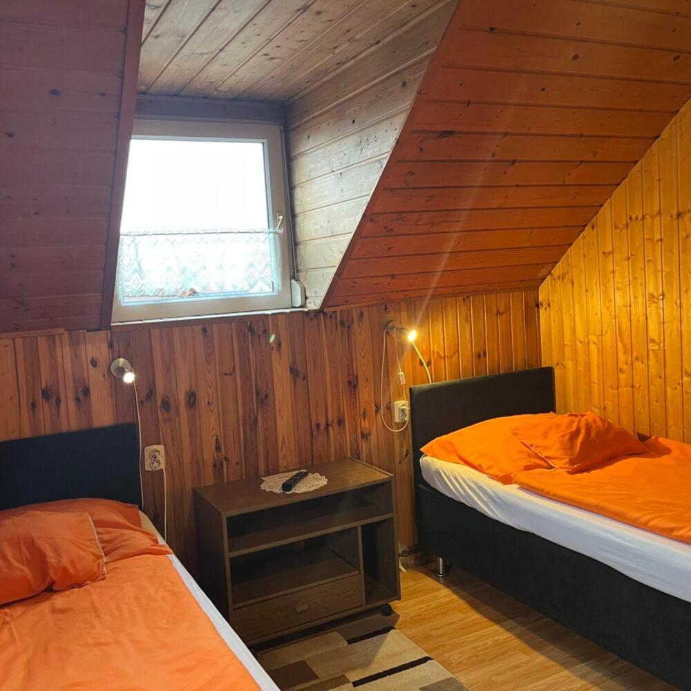 Lenzl'S Panzio Bed & Breakfast Szigetvar Ngoại thất bức ảnh