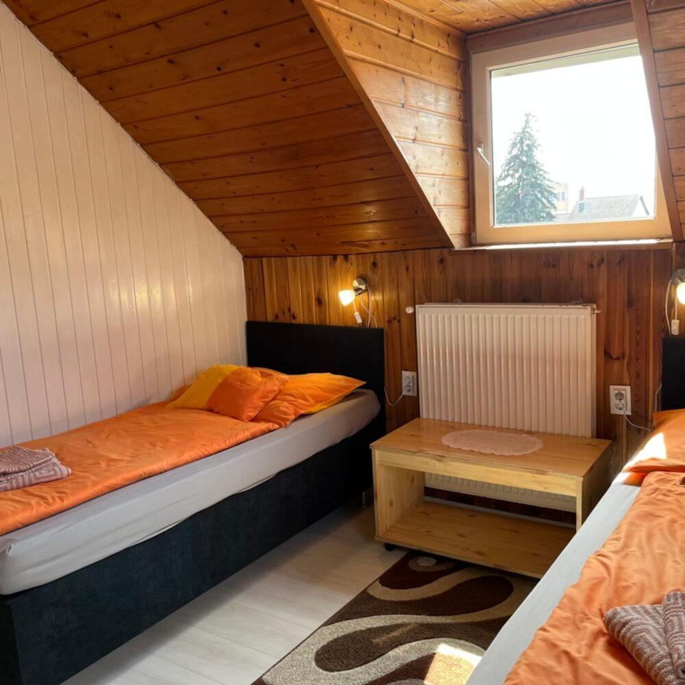 Lenzl'S Panzio Bed & Breakfast Szigetvar Ngoại thất bức ảnh