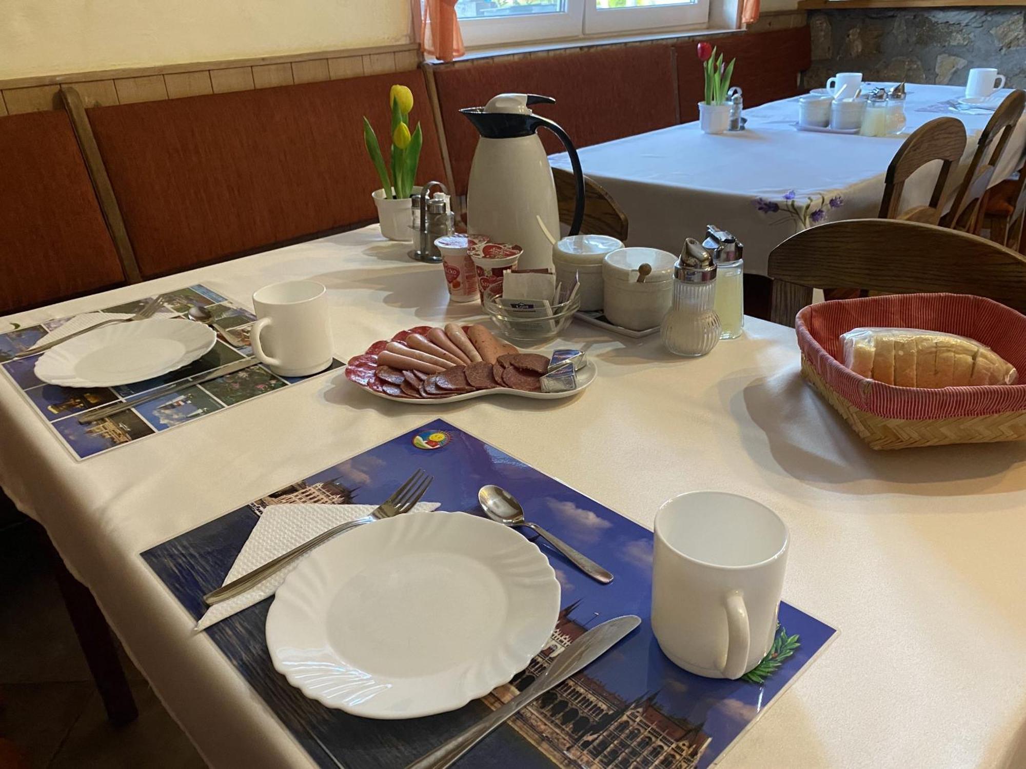 Lenzl'S Panzio Bed & Breakfast Szigetvar Ngoại thất bức ảnh