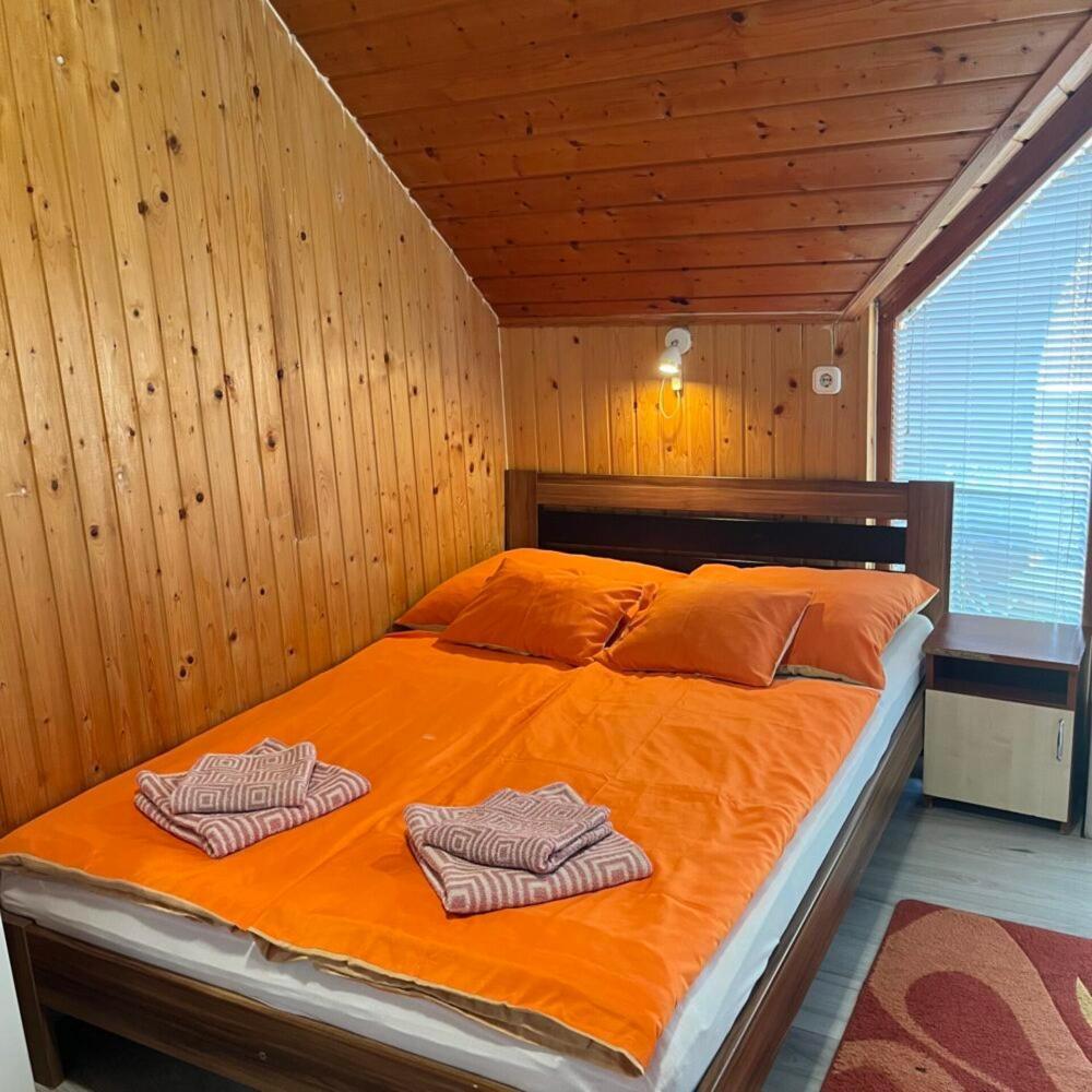 Lenzl'S Panzio Bed & Breakfast Szigetvar Ngoại thất bức ảnh